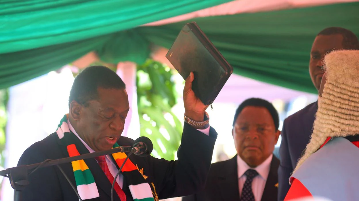 Mnangagwa, este domingo jurando el cargo de presidente de Zimbabue