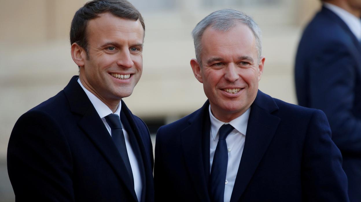 El presidente de Francia, Emmanuel Macron, junto al nuevo ministro de la Transición ecológica