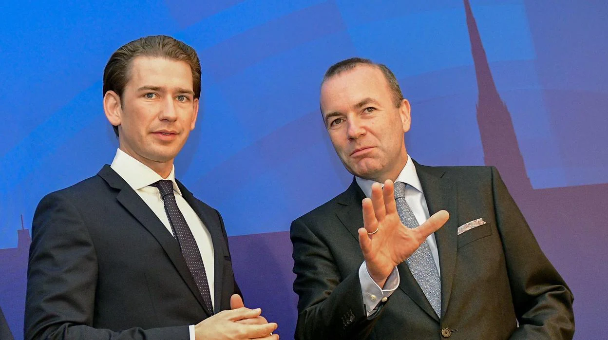 Sebastian Kurz, primer ministro austriaco y Manfred Weber presidente del PPE en Viena
