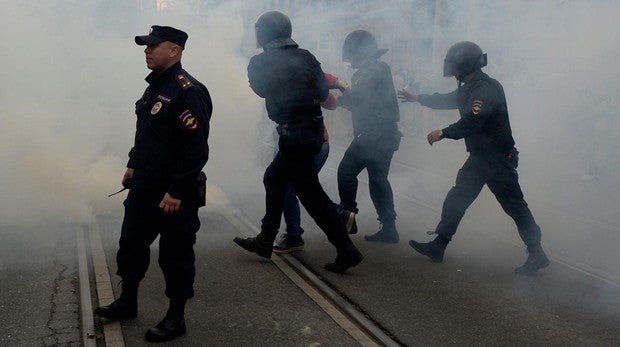 Jornada electoral y de protesta en Rusia con centenares de detenidos