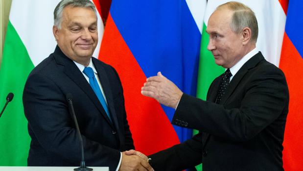 Orban acude a Putin en busca de consuelo a sus disgustos con la UE