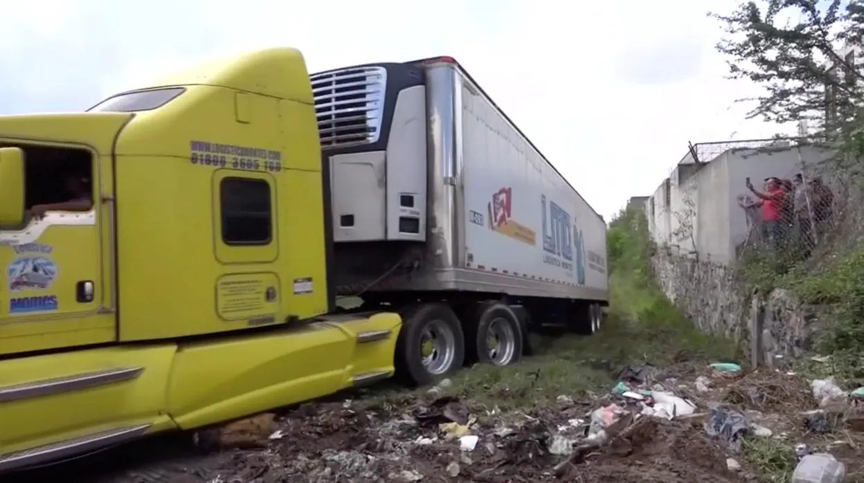 El camión frigorífico abandonado con los cadáveres en México