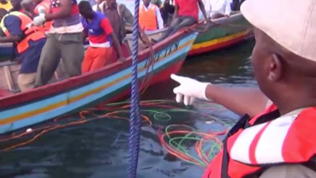 Ascienden a 209 los cuerpos recuperdos del naufragio de un ferry con 400 personas en el lago Victoria