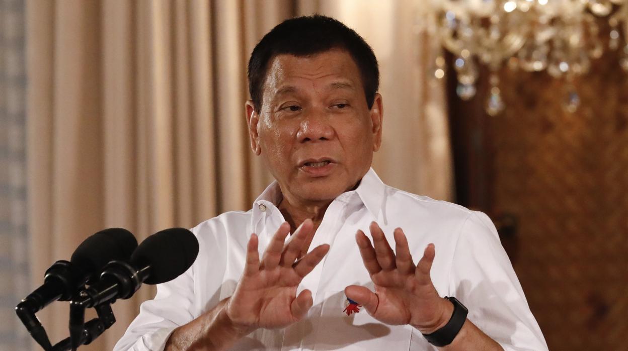 El presidente filipino, Rodrigo Duterte, pronuncia un discurso