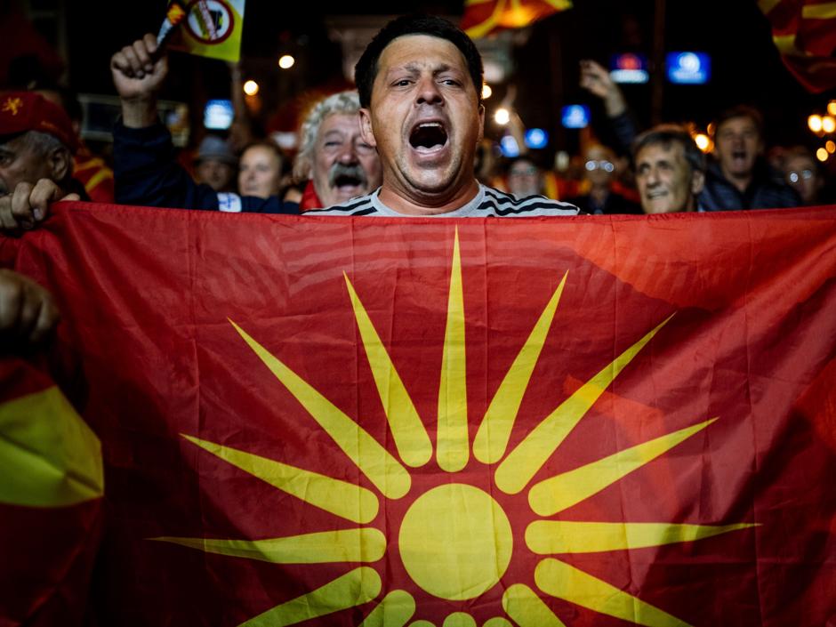 Manifestación contra el referéndum sobre el nombre de Macedonia frente al Parlamento de Skopje