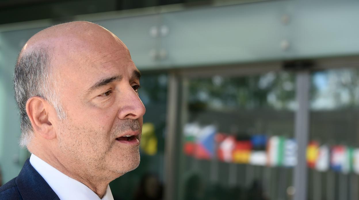 El comisario de Economía Pierre Moscovici, ayer tras una reunión del Eurogrupo en Luxemburgo
