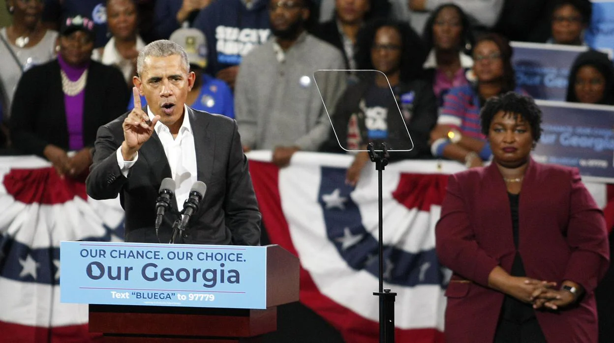 El expresidente Barack Obama hace campaña por la candidata a la gobernadora demócrata de Georgia Stacey Abrams