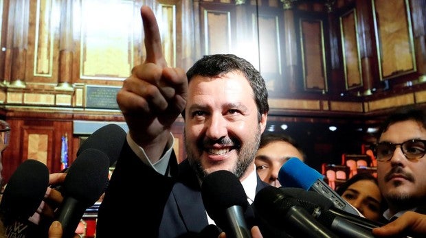 Salvini ironiza sobre el rechazo a los Presupuestos en la UE, pero apuesta por negociar