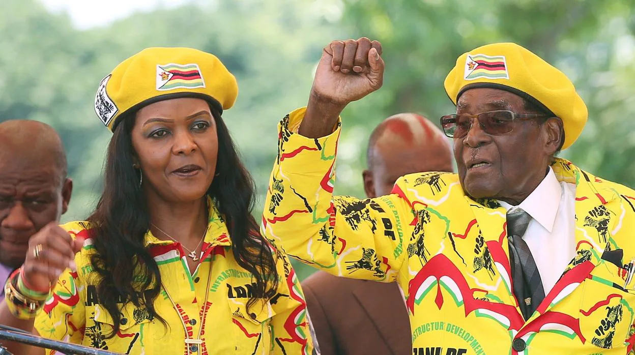Sudáfrica emite una orden de arresto para Grace Mugabe, ex primera dama de Zimbabue