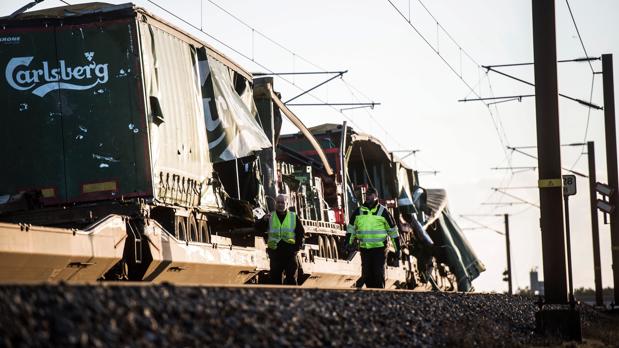 Seis muertos en un accidente de tren en Dinamarca a causa del temporal