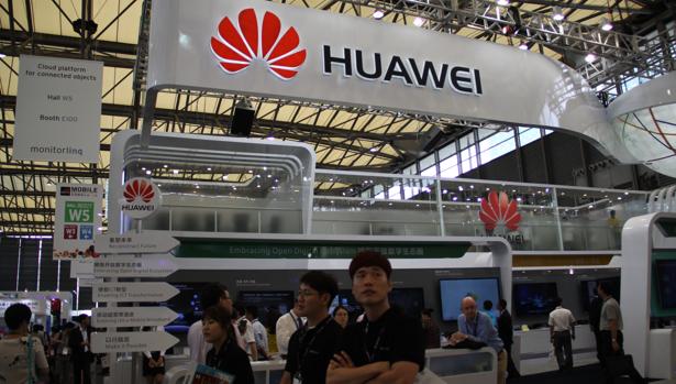 Castigados en Huawei por felicitar con un iPhone