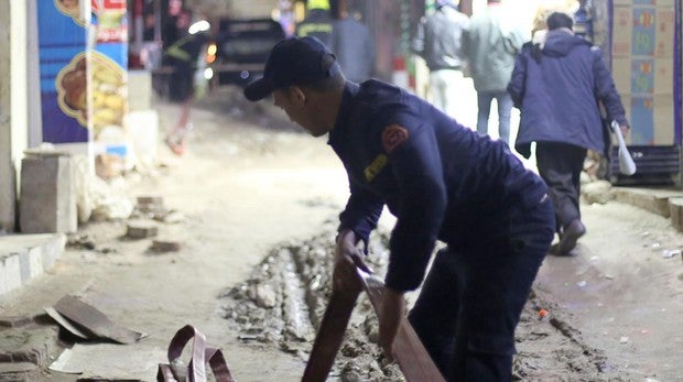 Muere un policía al desactivar un explosivo colocado cerca de una iglesia en El Cairo