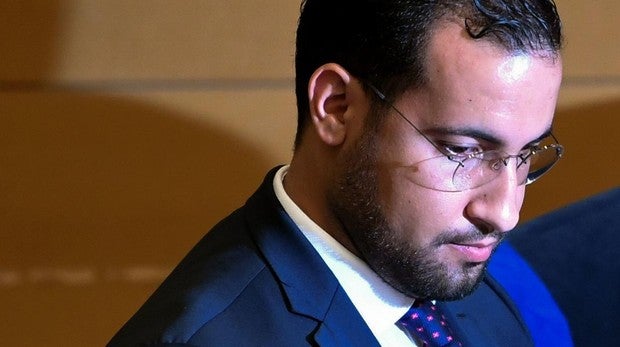 Inculpan de más delitos a Benalla, el exguardaespaldas del presidente Macron