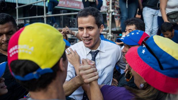 La llegada de Juan Guaidó a la presidencia de la Asamblea resucita a la oposición