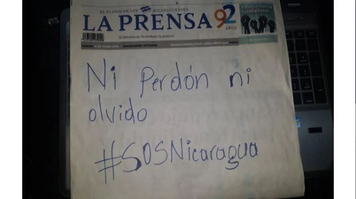 Portada de «La Prensa» del viernes, con un mensaje contra Ortega