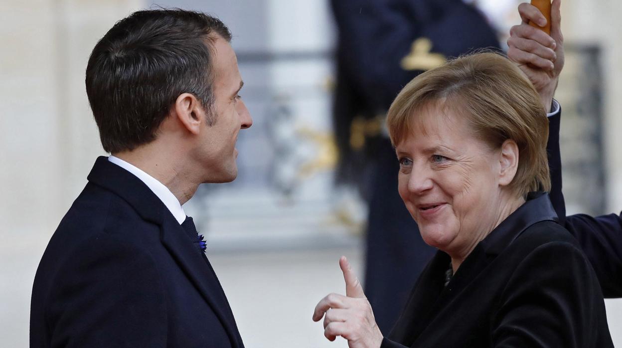 Macron, y Angela Merkel firman el Tratado de Aquisgrán