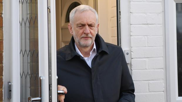 May y Corbyn se reúnen por primera vez para hablar del Brexit