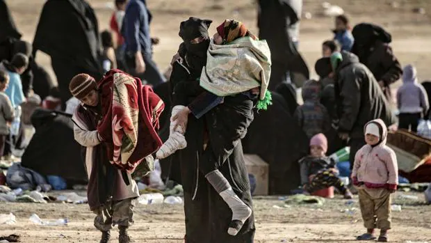 Evacuadas 3.500 personas, entre ellas 500 yihadistas, del último enclave del Daesh en Siria
