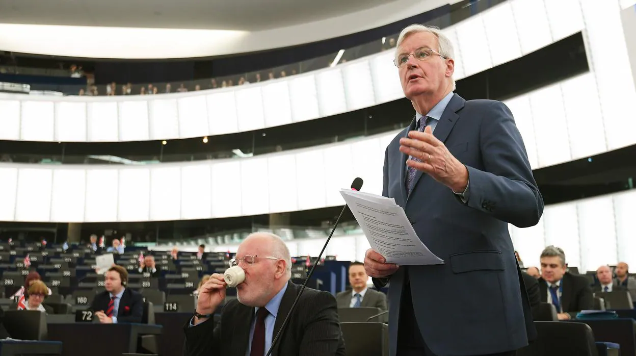 Barnier, dispuesto a aplazar el Brexit si Reino Unido explica «para qué»