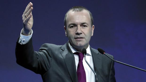 Manfred Weber: «Los británicos ya no pueden concurrir a las elecciones europeas»