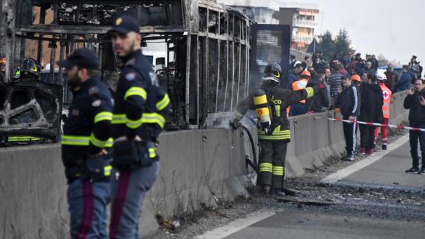 «Mamma, nos están matando, ayúdame», el grito de uno de los 51 niños del bus secuestrado en Italia