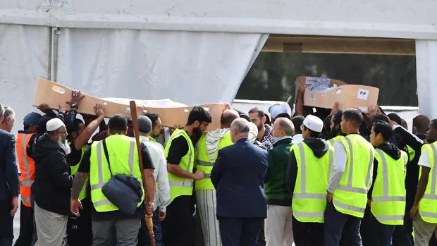 Enterradas las dos primeras víctimas del ataque contra las mezquitas de Nueva Zelanda