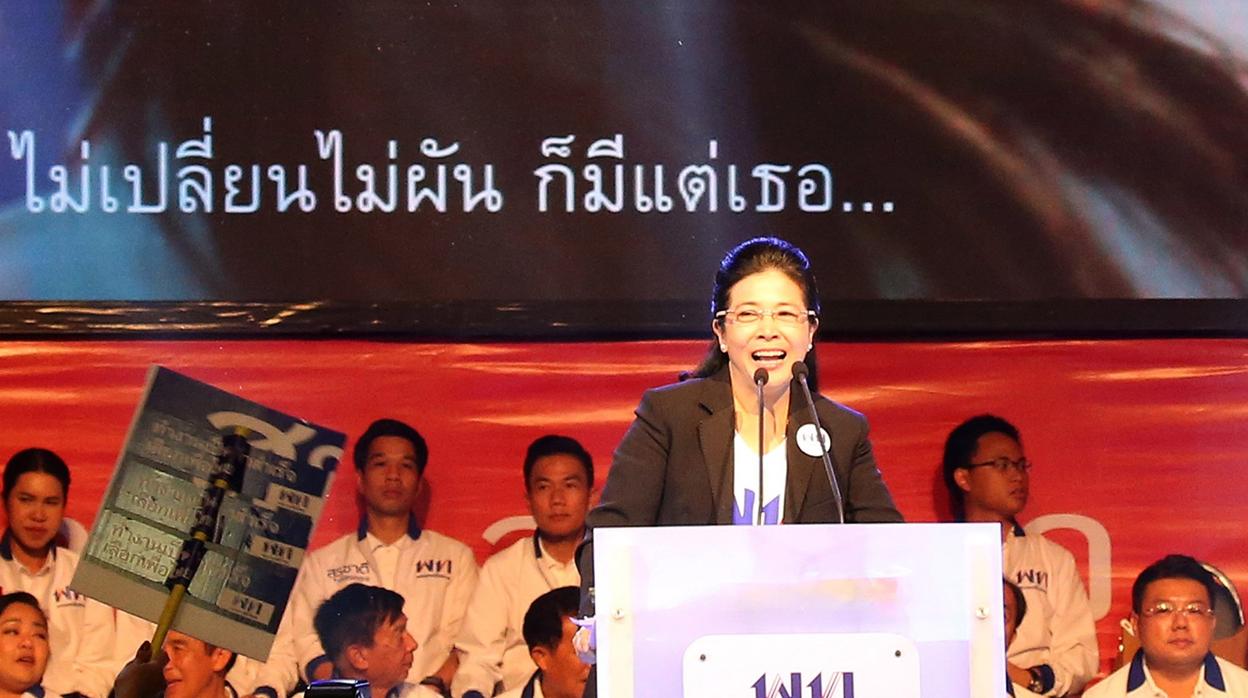 La candidata a primera ministra del Puea Thai, Sudarat Keyuraphan