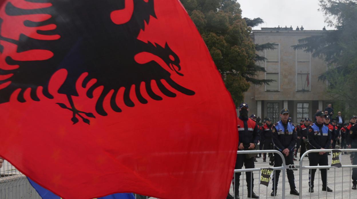 La Policía albanesa trata de esclarecer el atraco en el que ha muerto un asaltante