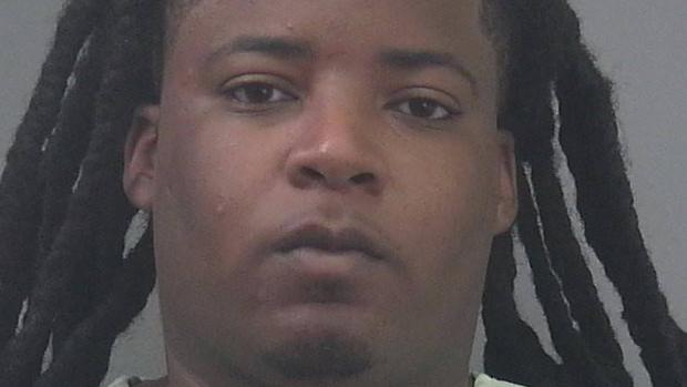 Matan a un hombre tras pagar comidas y regalar billetes de 20 dólares en un restaurante en Florida