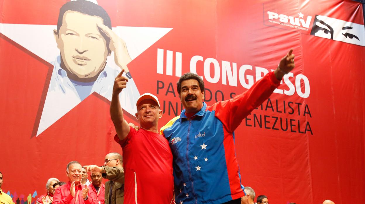 El presidente venezolano Nicolas Maduro y el general retirado venezolano Hugo Carvajal, en 2014