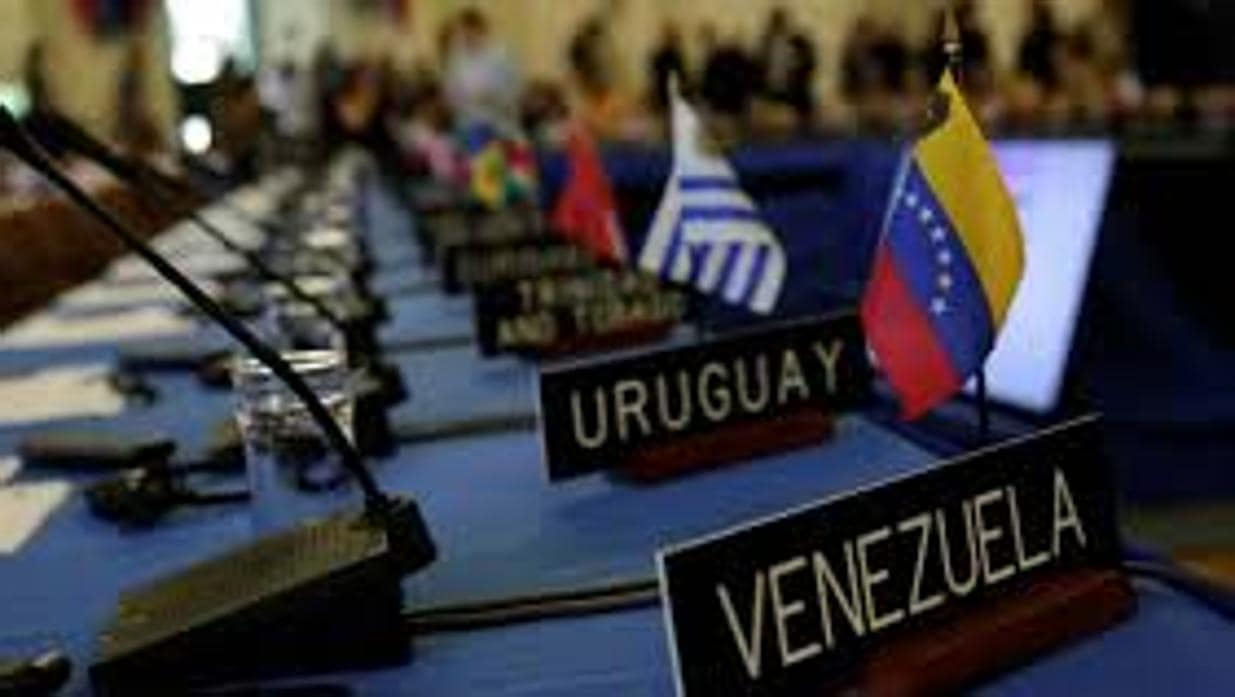 La OEA denuncia el apoyo de Rusia y Cuba a Maduro y estudia vías para intervenir