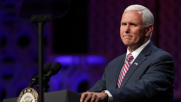 Pence ofrecerá «incentivos» a los militares venezolanos que «den la espalda a Maduro»