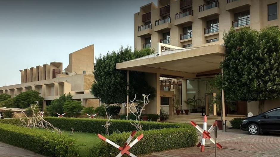 Al menos un muerto en el asalto violento a un hotel en Pakistán