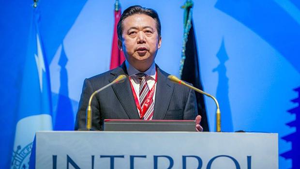 Francia concede asilo a la mujer del expresidente de Interpol acusado de corrupción por China