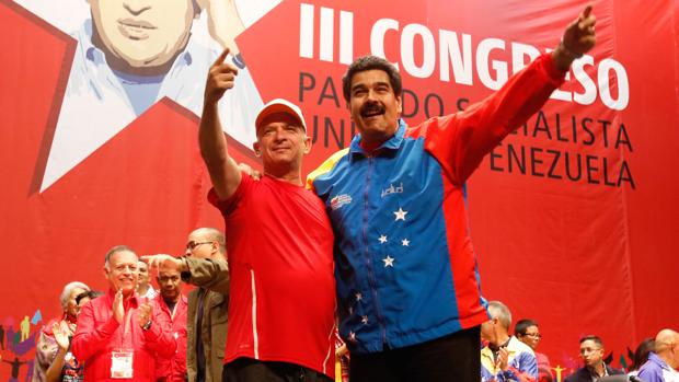 El exjefe de inteligencia Hugo Carvajal acusa a Maduro de gastar 500.000 dólares en santería