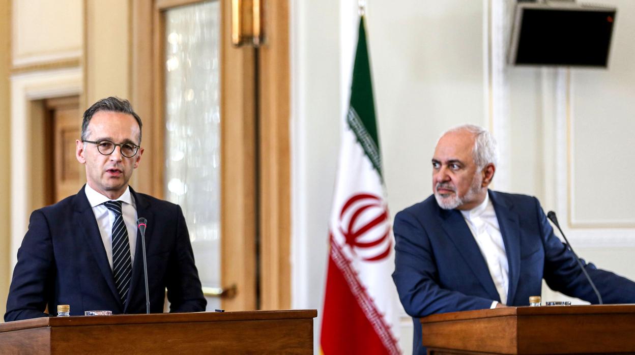 El ministro de Relaciones Exteriores de Irán, Mohammad Javad Zarif, y su homólogo alemán, Heiko Maas, dan una conferencia de prensa en Teherán