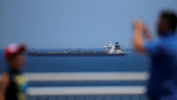 Irán convoca al embajador británico por el petrolero con rumbo a Siria detenido en Gibraltar