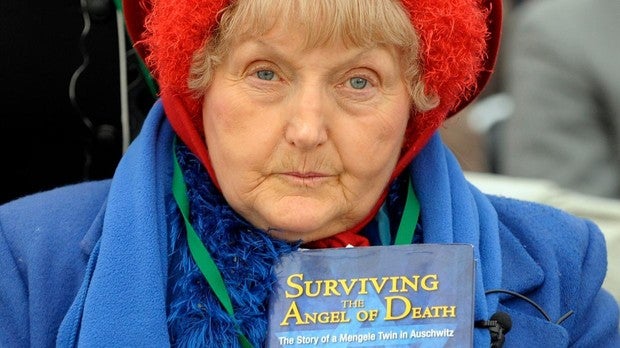 Fallece Eva Mozes Kor, superviviente de los experimentos del «ángel de la muerte» de Auschwitz