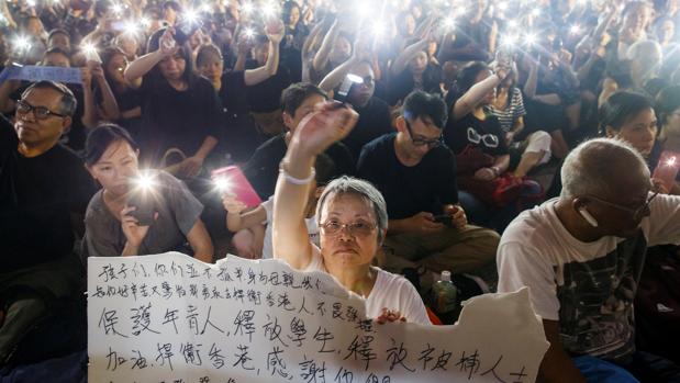 Las «Madres Tigre» de Hong Kong sacan las garras tras el asalto al Parlamento