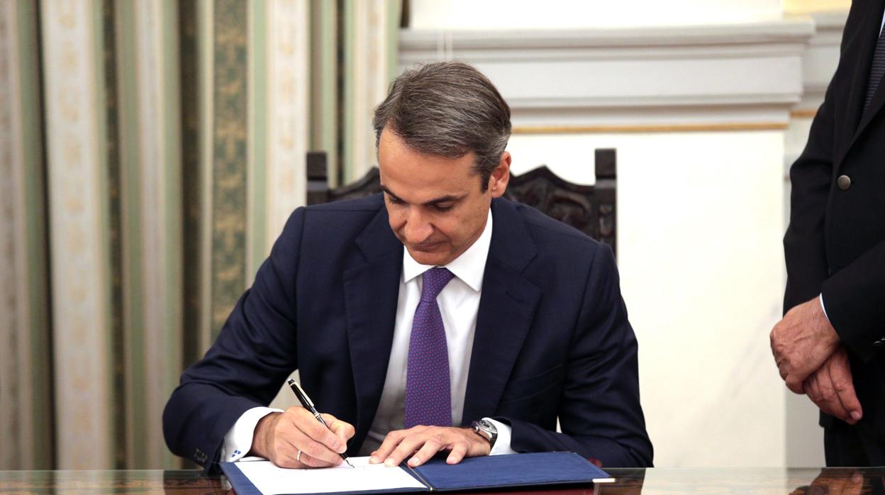 Kiriakos Mitsotakis durante la toma de posesión en Atenas