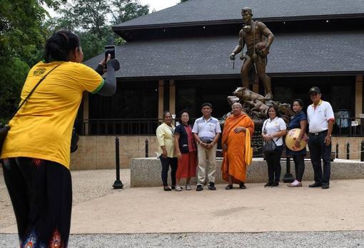 Estatua de Saman Gunan