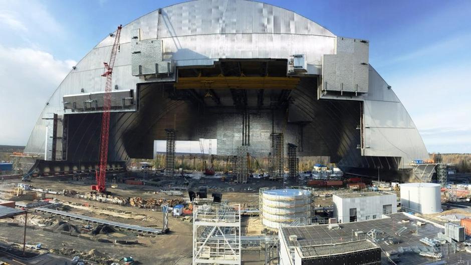 Imágenes en vídeo de la construcción del sarcófago gigante que se colocará sobre Chernóbil