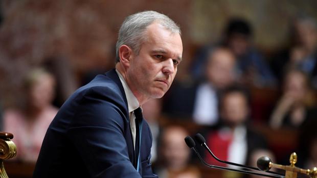 Dimite el ministro de la Transición Ecológica de Macron tras sus festines pagados con dinero público