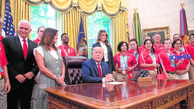 Trump pide al Capitolio 1.600 millones adicionales para volver a la Luna bajo su mandato