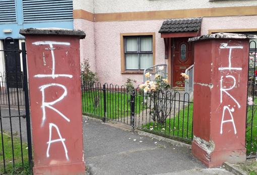 Pintada con las siglas del Ejército Republicano Irlandés en Londonderry