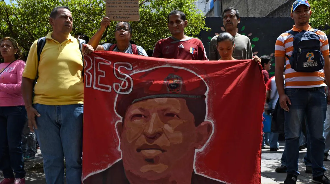 Los chavistas protestan contra el embargo de Trump en Caracas