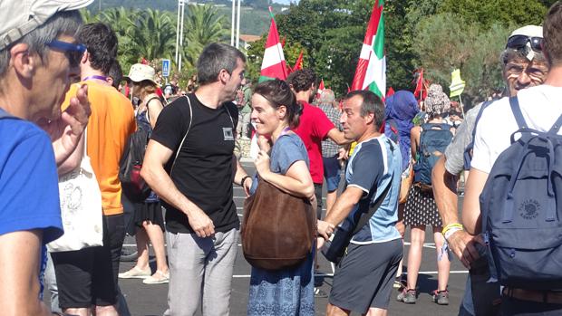 El último número 1 de ETA participa como uno más en la manifestación contra el G-7 de Hendaya