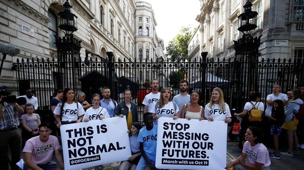 Convocan protestas en más de diez ciudades contra la suspensión del Parlamento británico