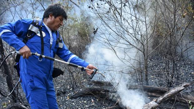 Los incendios en Bolivia «abrasan» a Evo Morales