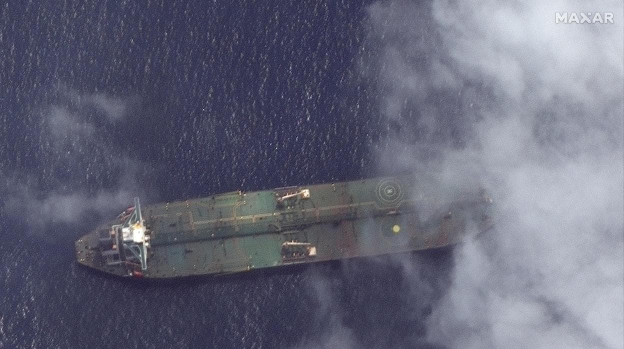 El petrolero iraní, Gace 1, foto desde el satélite, cerca del puerto sirio de Tartús